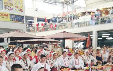Fokus im je i na prezentaciji običaja i kulture