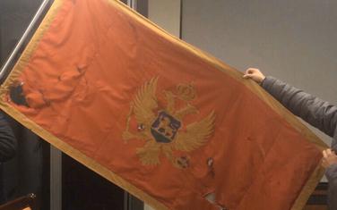Crnogorska zastava sa Ambasade u Beogradu