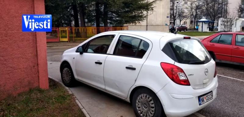 Backović gotovo uvijek na trotoaru
