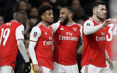 Igrači Arsenala slave gol Nelsona