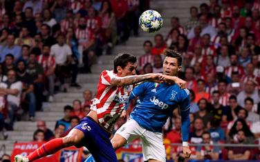 Stefan Savić u duelu sa Ronaldom