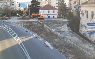 Kružni tok u centru stoji nedirnut