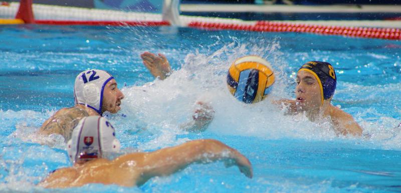 Bogdan Đurđić u duelu sa Slovacima