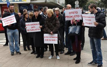 Oko 20-ak boksitaša ispred SDT-a