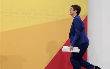 Ostaje na dužnosti ministarke odbrane: Kramp Karenbauer