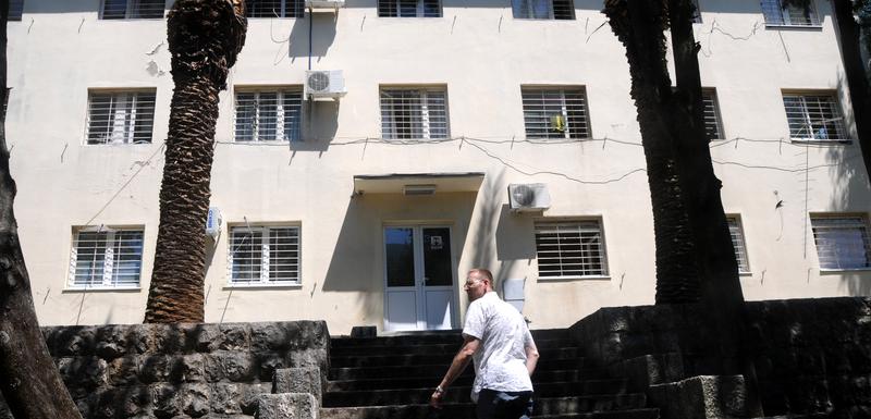 Direktor SB Dobrota tvrdi da dva lijeka
nabavljaju u privatnim apotekama