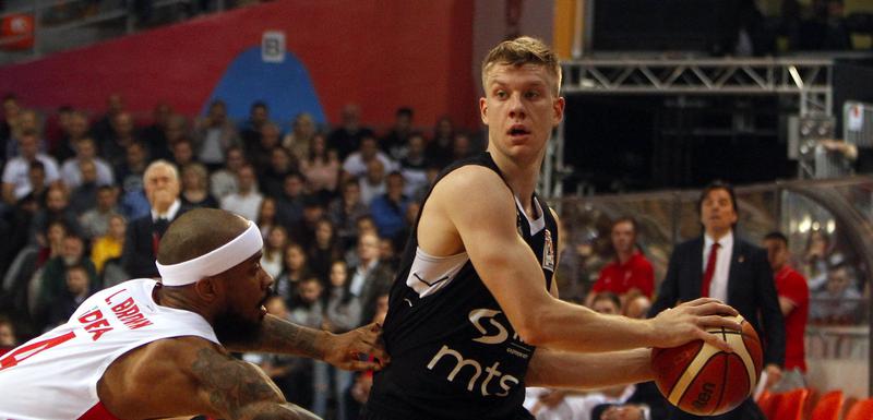 Ognjen Jaramaz (Partizan) i Lorenco Braun (Crvena zvezda) na večerašnjem meču