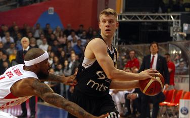 Ognjen Jaramaz (Partizan) i Lorenco Braun (Crvena zvezda) na večerašnjem meču