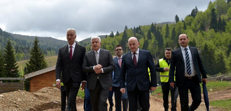 Obilazak gradilišta puta Lubnice-Jezerine 2017: Parača, Marković i Nurković