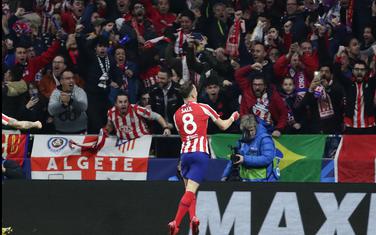 Saul slavi gol protiv Liverpula