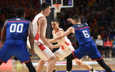 Popović i Bjelica na meču sa Velikom Britanijom