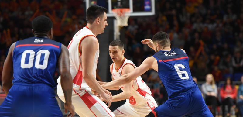 Popović i Bjelica na meču sa Velikom Britanijom