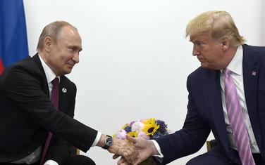 Tramp i Putin u Osaki prošle godine