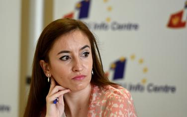 Neophodno da se političke elite odreknu moći: Bajramspahić