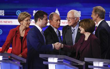 Sanders bio na meti napada demokratskih rivala