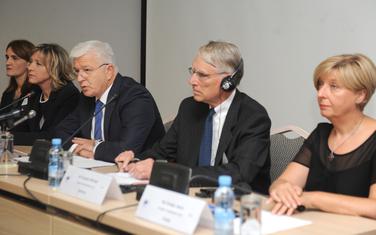 Omejec, Duško Marković i Lopičićeva tokom rasprave o izmjenama zakona o ustavnom sudu (arhiva)