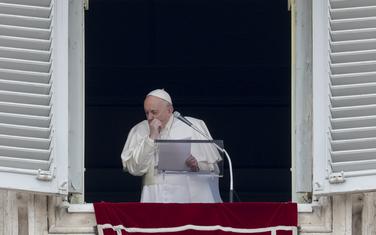 Vatikan odbacio tvrdnje da je papa ozbiljno bolestan