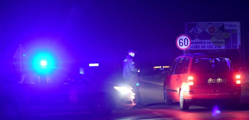 Policija sinoć kontroliše ulaz u Tuzi