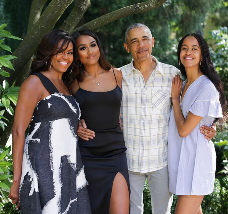 Mišel i Barak Obama sa čerkama Sašom i Maliom