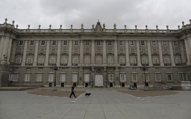 Madrid je najteže pogođen region: Detalj ispred kraljevske palate