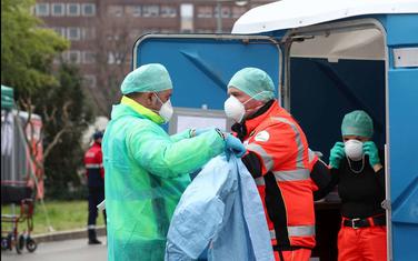 Medicinskom osoblju salutira čak i vojska: Breša