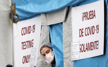 Šator za testiranje za kovid-19 u Njujorku