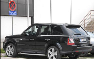 "Rendž rover" pokušali da prodaju više puta