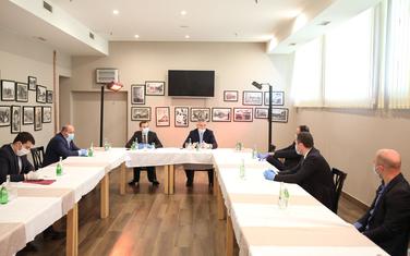 Đukanović na sastanku sa predsjednicima opština