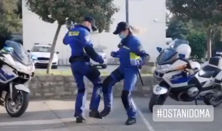 Službenici saobraćajne policije u Puli