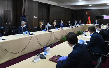 Fiskalna pozicija zemlje je slaba: Članovi Vlade