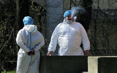 Medicinski radnici ispred bolnice u St Petersburgu