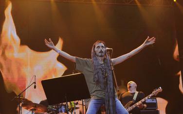 Goran Bare i njegov bend "Majke" nastupaju poslednje večeri 17. Beogradskog bir festa